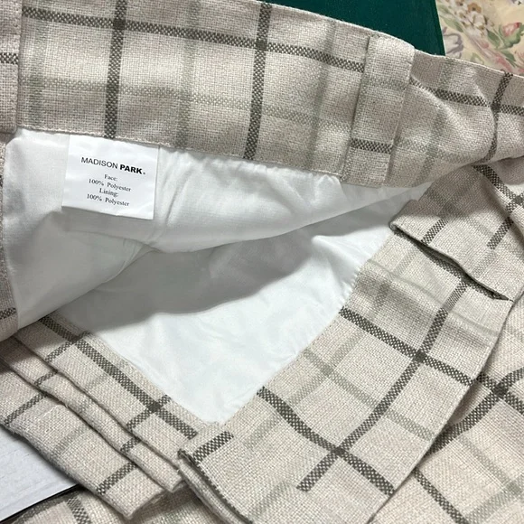 Madison Park one panel 50”x84”
Lined - Picture 7 of 8